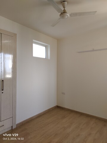 Room in 4 BHK Apartment at Bestech Park View Spa Next, Sector 67 – for Sale
