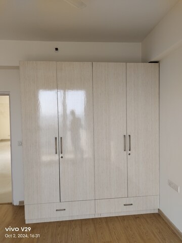 Room in 4 BHK Apartment at Bestech Park View Spa Next, Sector 67 – for Sale