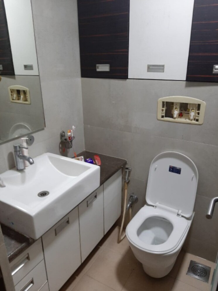 Bathroom, k-raheja-heights 2 Bedroom 1250 Sq.Ft. Apartment In Malad East Mumbai 7757175