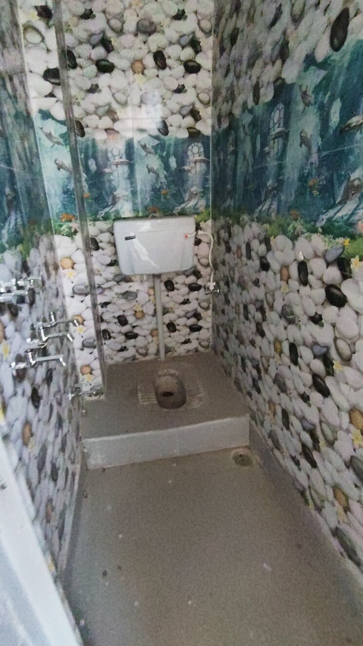 Bathroom, mohan garden 3 Bedroom 34 Sq.Yd. Independent House In Mohan Garden Delhi 7757512