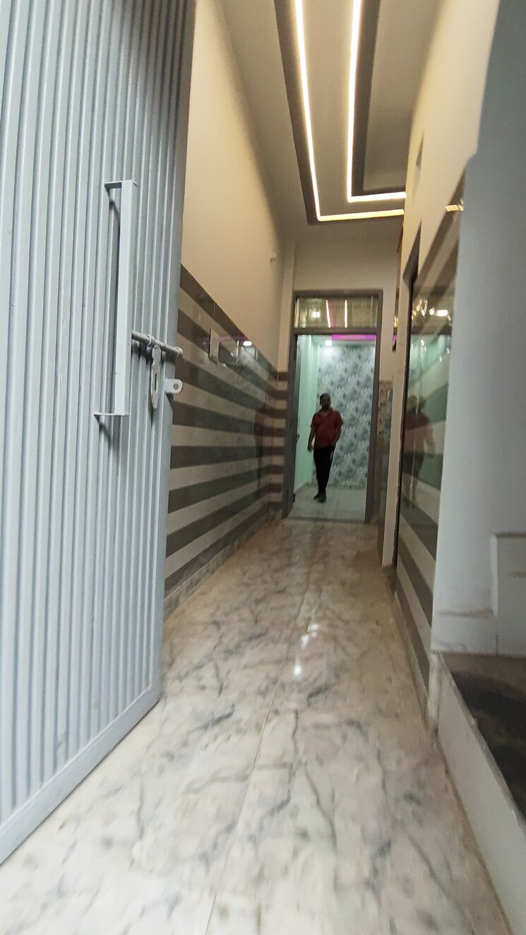 Balcony, mohan garden 3 Bedroom 34 Sq.Yd. Independent House In Mohan Garden Delhi 7757512