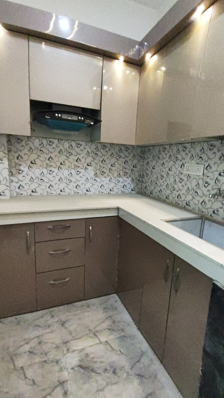 Kitchen, mohan garden 3 Bedroom 34 Sq.Yd. Independent House In Mohan Garden Delhi 7757512