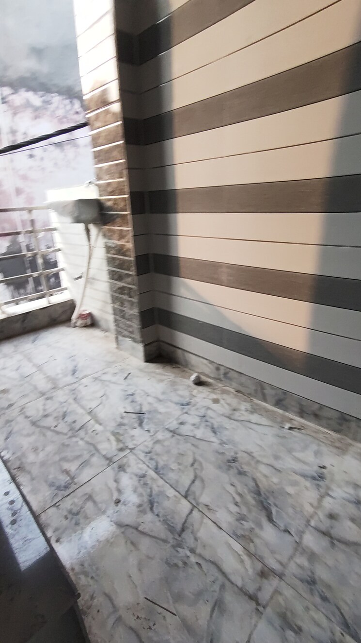 Balcony, mohan garden 3 Bedroom 34 Sq.Yd. Independent House In Mohan Garden Delhi 7757512