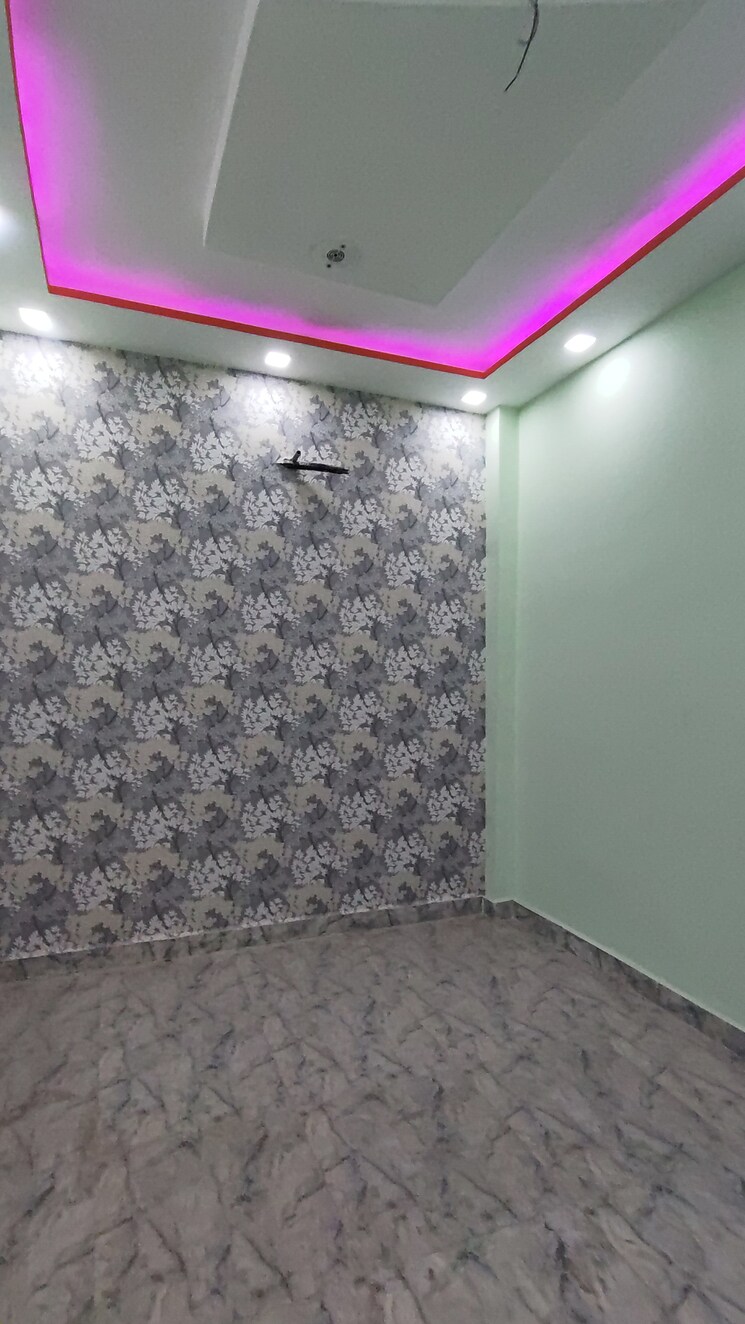 Room, mohan garden 3 Bedroom 34 Sq.Yd. Independent House In Mohan Garden Delhi 7757512