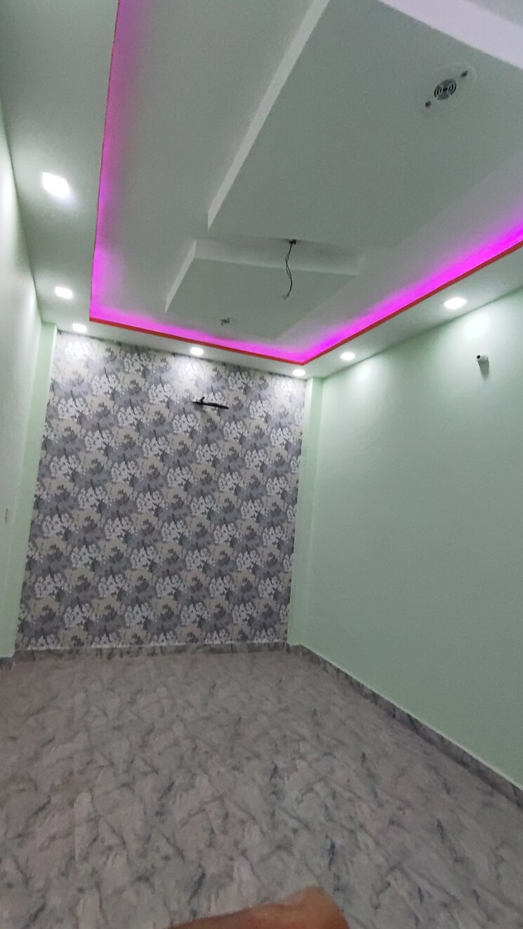 Room, mohan garden 3 Bedroom 34 Sq.Yd. Independent House In Mohan Garden Delhi 7757512