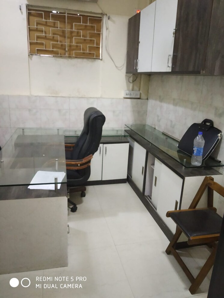 Gym, park street Commercial Office Space 1000 Sq.Ft. In Park Street Kolkata 7757586