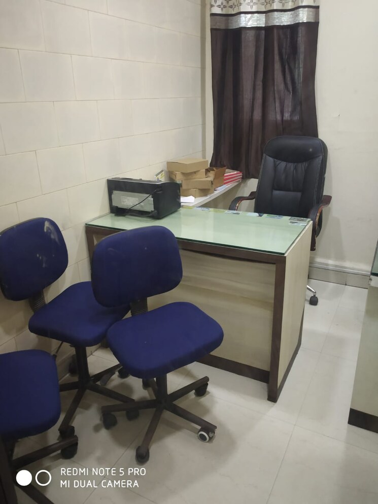 Team Area, park street Commercial Office Space 1000 Sq.Ft. In Park Street Kolkata 7757586