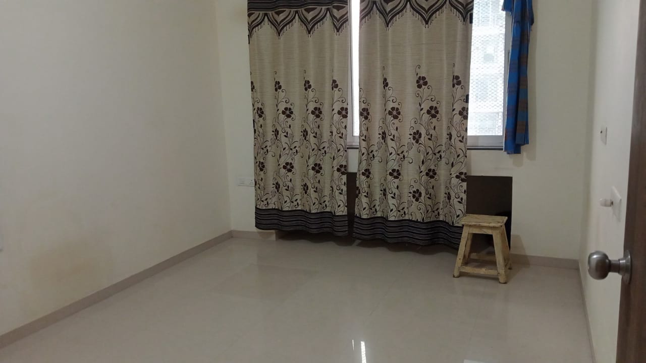 2 BHK Apartment For Resale in Lokhandwala Octacrest Kandivali East Mumbai  7757686