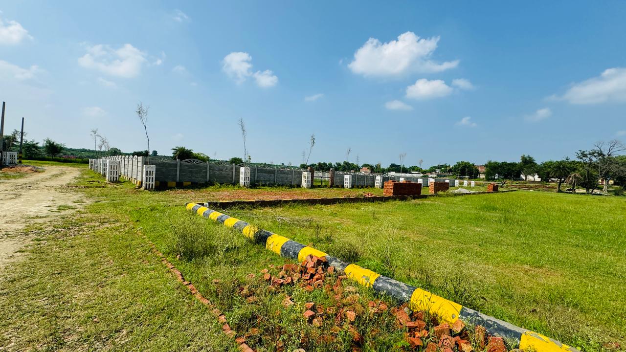 Plot For Resale in Kisan Path Lucknow  7757693