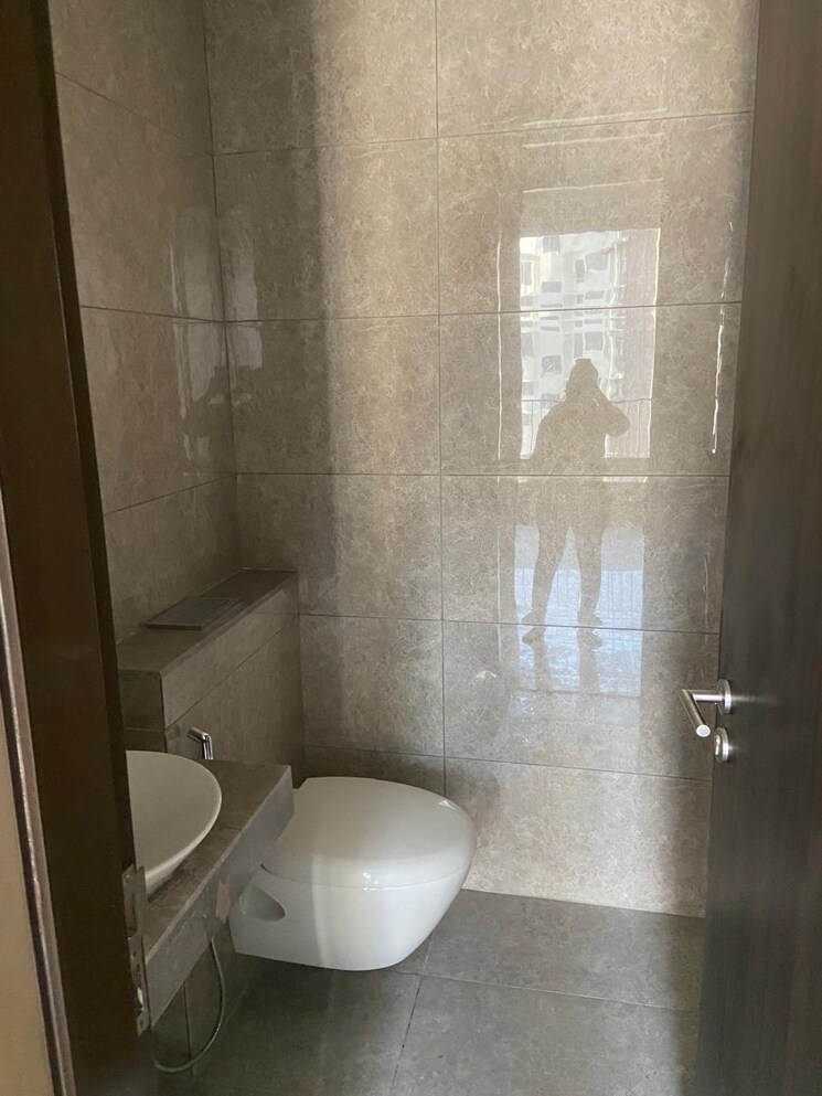 Bathroom, oberoi-eternia 3 Bedroom 912 Sq.Ft. Apartment In Mulund West Mumbai 7758058