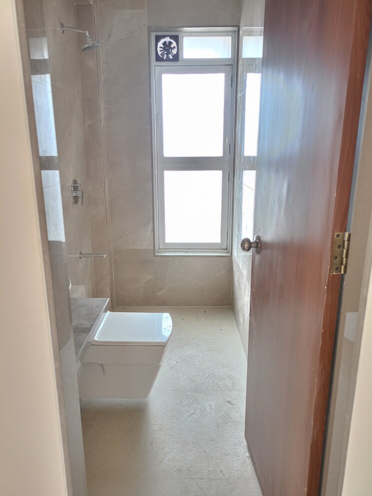 Bathroom, shri-borivali-vardhman-darshan-chsl 1 Bedroom 549 Sq.Ft. Apartment In Borivali West Mumbai 7758261
