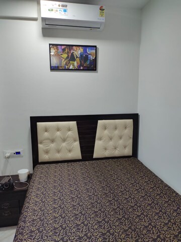 Bedroom in 1 RK Apartment at Platinum Tower 1, Andheri West – for Sale