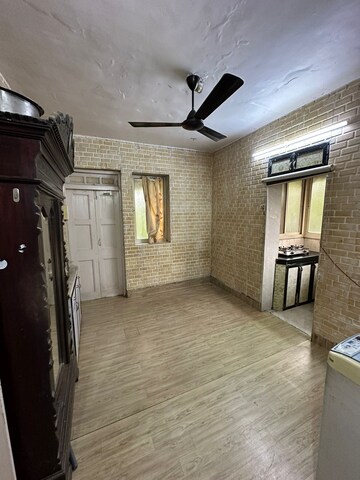 Room in 1 BHK Apartment at Rose Minar CHS, Bandra West – for Rent