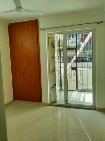 Room in 3 BHK Builder Floor at Ansal API Esencia, Sector 67 – for Sale