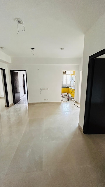 Room in 2.5 BHK Apartment at Geotech Pristine Avenue, Sector 16c Greater Noida – for Sale