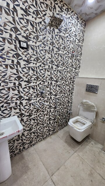 Bathroom in 3 BHK Builder Floor at Uttam Nagar – for Sale