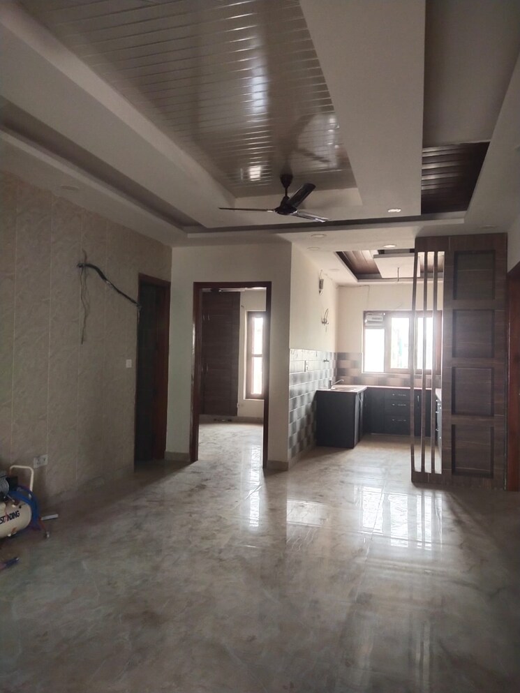 Living Room, raja-garden 4 Bedroom 350 Sq.Yd. Builder Floor In Sector 19 Faridabad 7759153