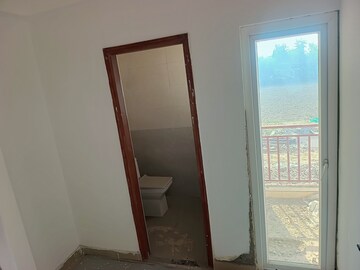 Study Room in 2.5 BHK Apartment at Earthcon Casa Grande II, Chi V Greater Noida – for Sale