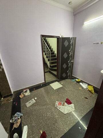 रेसिडेंशियल घर वर्ग फुट फॉर रेंट इन सेक्टर 12 नोएडा  7759631