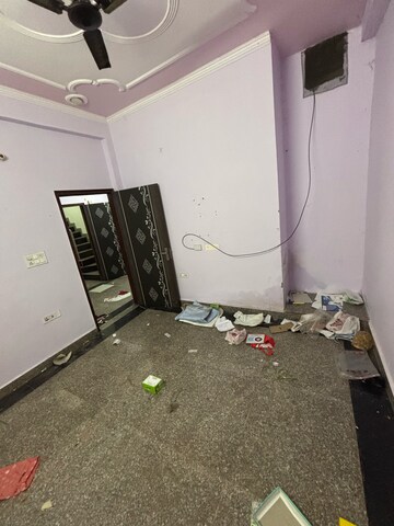 रेसिडेंशियल घर वर्ग फुट फॉर रेंट इन सेक्टर 12 नोएडा  7759631