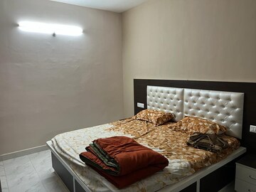 Bedroom in 2 BHK Apartment at Gomti Enclave, Hazratganj – for Rent