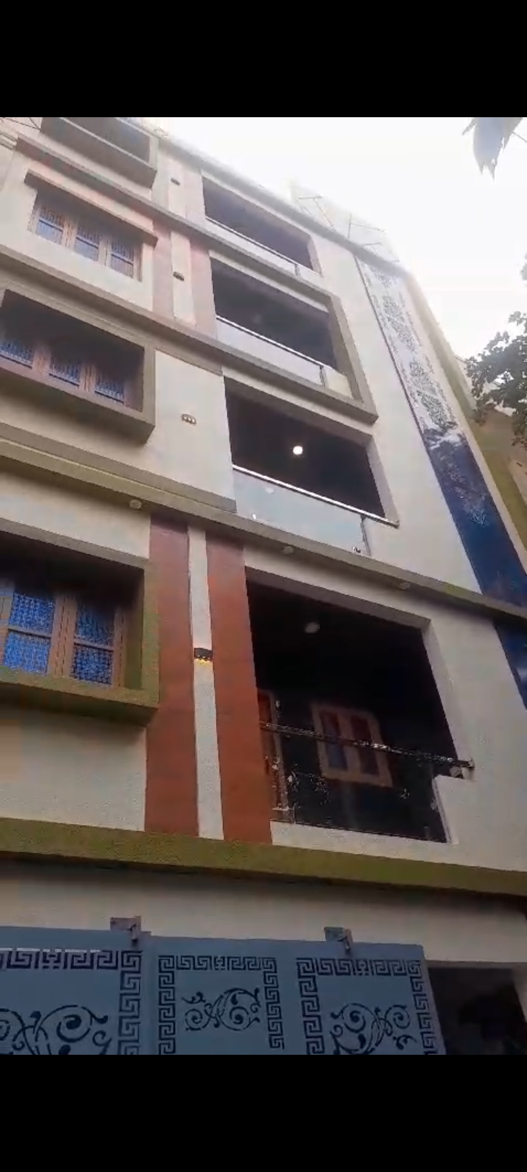 6+ BHK Builder Floor For Sale in Falvon Vision Estate Agen