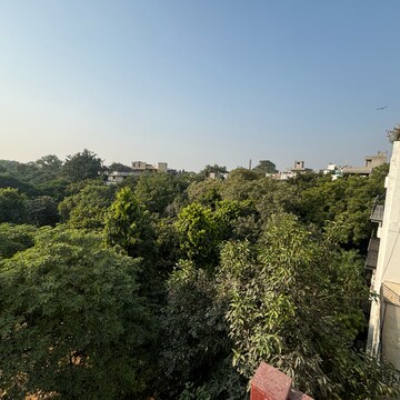 3 BHK Builder Floor – Garden View at Sarvapriya Vihar - for Sale