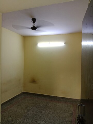 Room in 1 BHK Villa at RWA Apartments Sector 27, Sector 27 – for Rent