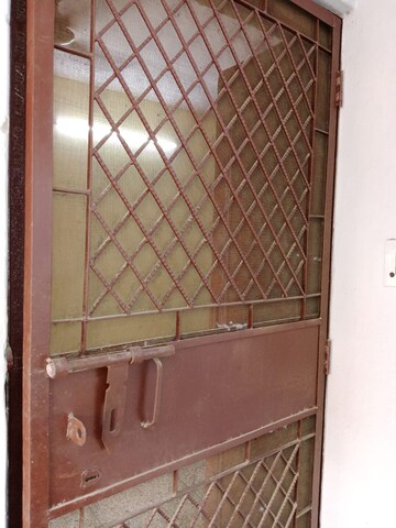 Bathroom in 1 BHK Villa at RWA Apartments Sector 27, Sector 27 – for Rent