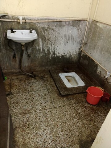 Bathroom in 1 BHK Villa at RWA Apartments Sector 27, Sector 27 – for Rent