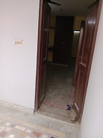 Building Lobby in 1 BHK Villa at RWA Apartments Sector 27, Sector 27 – for Rent
