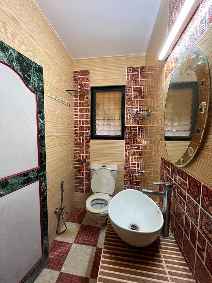 Bathroom, rajkamal-heights 2 Bedroom 800 Sq.Ft. Apartment In Parel Mumbai 7760527