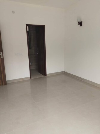 3 BHK Apartment For Resale in Neelamber Apartment Pitampura Delhi  7760602