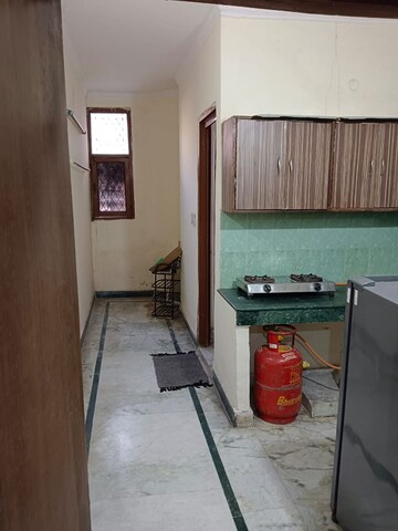 Furnished Amenities in 1 BHK Builder Floor at Lajpat Nagar – for Rent