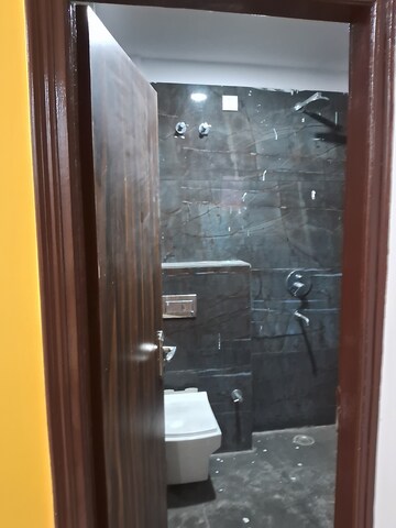 Gym in 2 BHK Builder Floor at DS Lotus Apartment, New Colony – for Sale