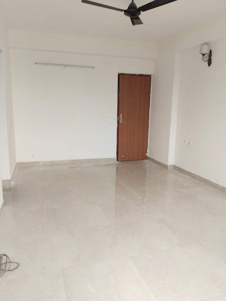 Room, pitampura 4 Bedroom 3300 Sq.Ft. Apartment In Pitampura Delhi 7760788