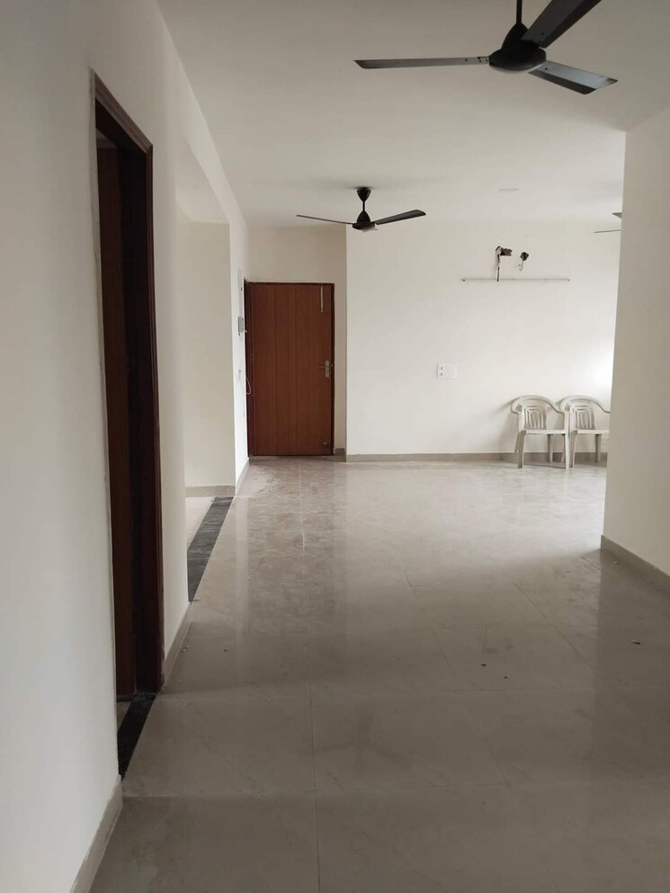 Room, pitampura 4 Bedroom 3300 Sq.Ft. Apartment In Pitampura Delhi 7760788