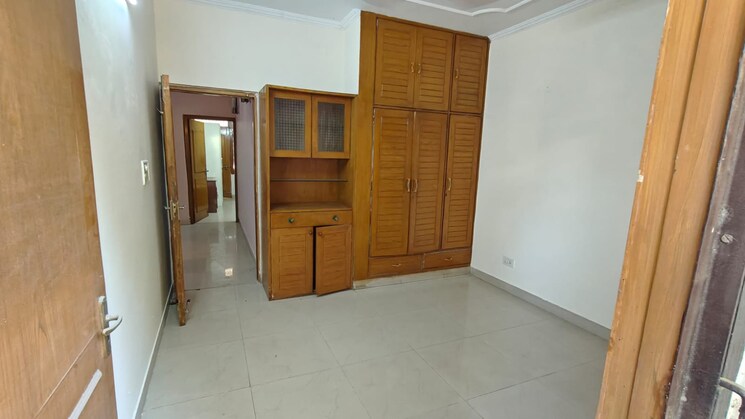 Room, ardee-city 3 Bedroom 300 Sq.Yd. Builder Floor In Sector 52 Gurgaon 7760862