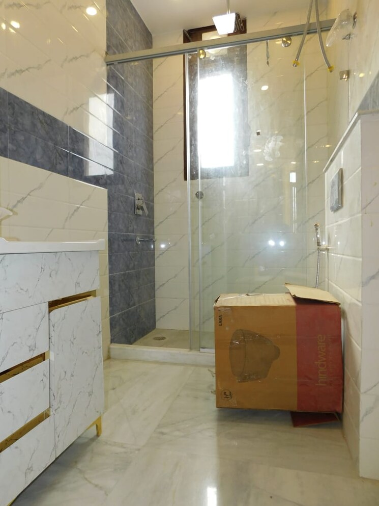 Bathroom, saket 2 Bedroom 910 Sq.Ft. Builder Floor In Saket Delhi 7760991