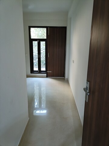 Room in 2 BHK Builder Floor at Mehrauli – for Sale