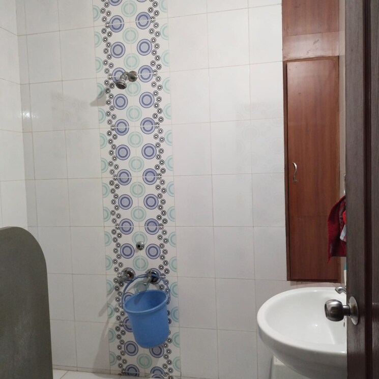 Bathroom, karelibaug 2 Bedroom 850 Sq.Ft. Apartment In Karelibaug Vadodara 7761162