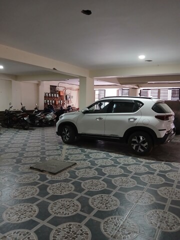 Parking in 3 BHK Builder Floor at Chattarpur – for Sale