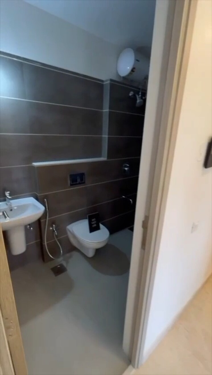 Bathroom, rustomjee-erika 2 Bedroom 620 Sq.Ft. Apartment In Bandra East Mumbai 7761781