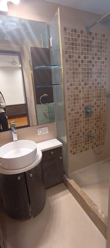 Bathroom in 3 BHK Apartment at Lodha Primo, Parel – for Sale