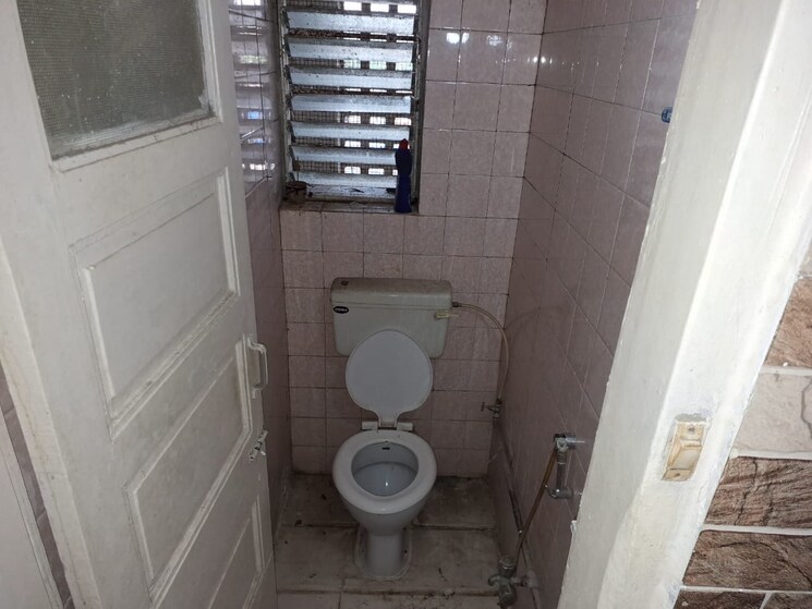 Bathroom, inlaks-nagar-chs 1 Bedroom 370 Sq.Ft. Apartment In Andheri West Mumbai 7761890