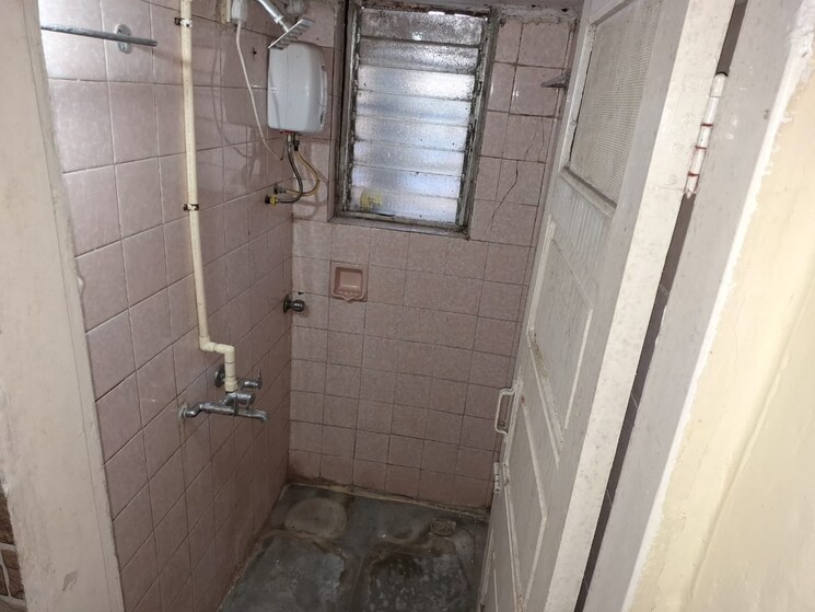 Bathroom, inlaks-nagar-chs 1 Bedroom 370 Sq.Ft. Apartment In Andheri West Mumbai 7761890