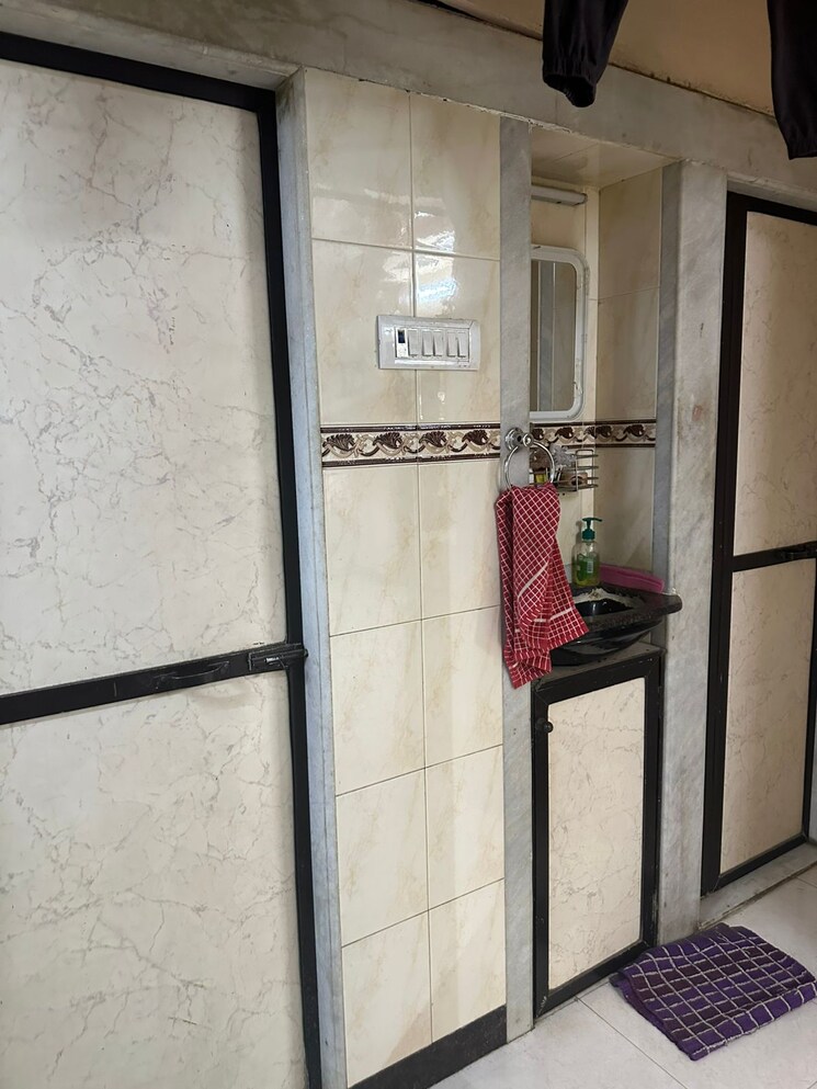 Bathroom, mangal-orchid-chs 1 Bedroom 390 Sq.Ft. Apartment In Andheri West Mumbai 7761906