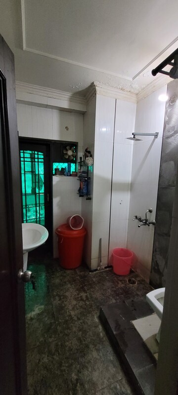 Furnished Amenities in 3 BHK Builder Floor at Nai Basti – for Sale