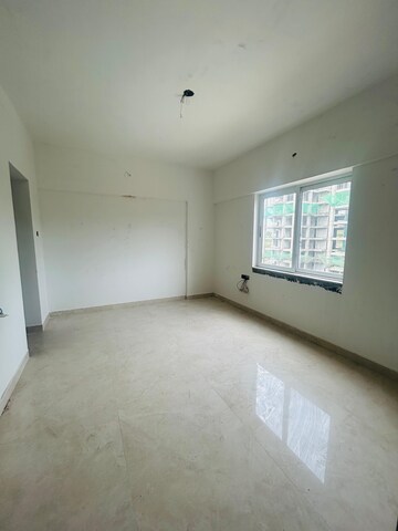 Room in 2 BHK Apartment at Parge Vivaan, Kondhwa – for Sale