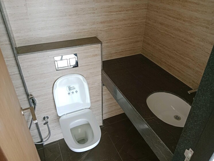 Bathroom, lower parel 2 Bedroom 680 Sq.Ft. Apartment In Lower Parel Mumbai 7762122